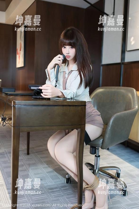 秀人网 - 定制款修女？小逗逗的图片让我思绪乱飞