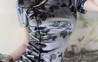 秀人网 – 水手服定制图集，幼幼身姿似乎在与潮水嬉闹，来得太流行
