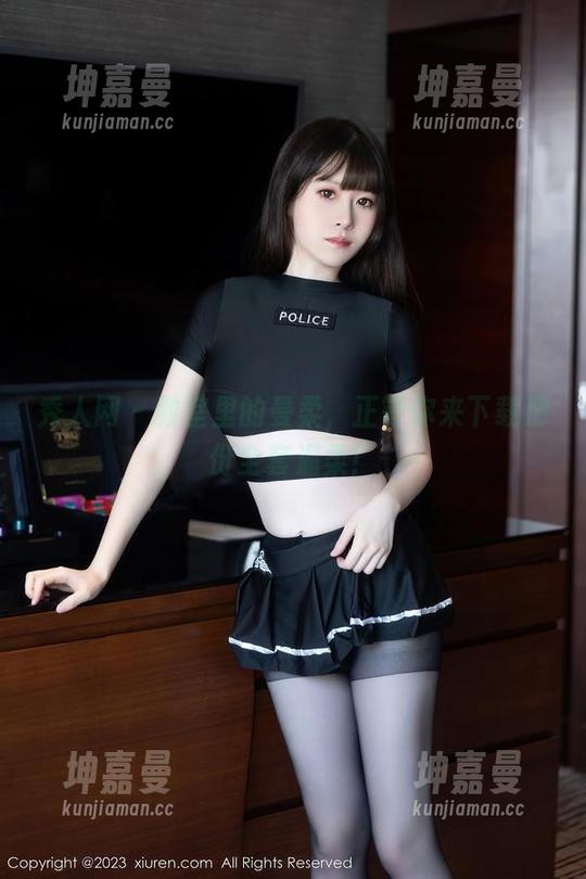 秀人网 - 教室里的曼柔，正等你来下载那份全套温柔！