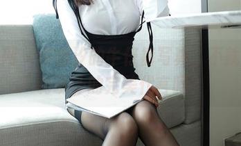 秀人网 – 李若汐的牛仔裤写真，不就是定制设计的完美代言吗？