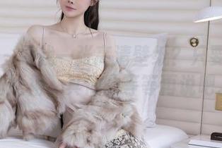 秀人网 – 寻找一张高清壁纸？只要桓淼淼的短裙，其他的等等再说吧。