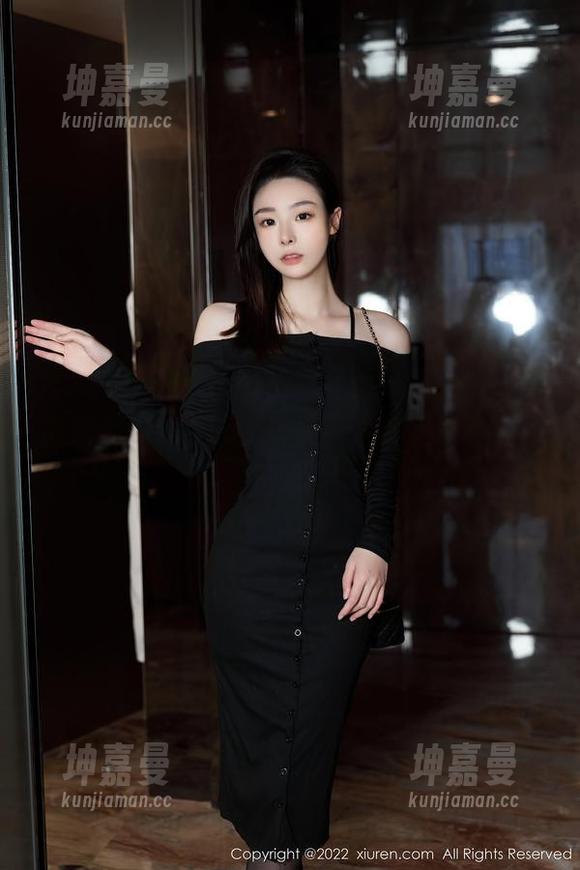 秀人网 - 美七mia最新套图，秘密？你可别想太多，很可能只是一张换个角度的自拍吧！