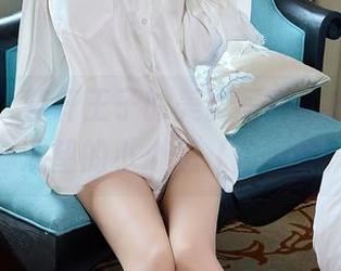 秀人网 – 轩轩王子的美脚写真，躲在角落静静观望的小心思（你懂的！）