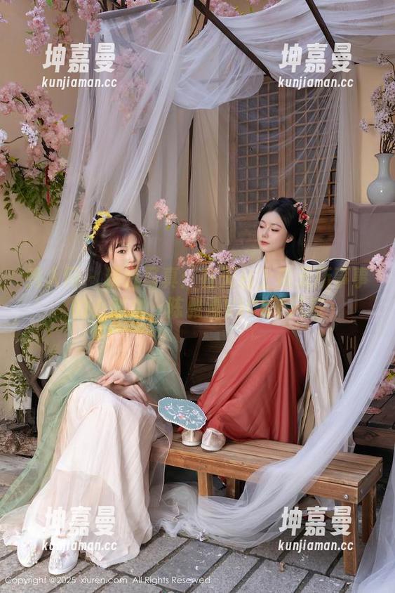 秀人网 - 精选写真：在天台上做无所事事的小懒虫，陈雅漫VICKY风采