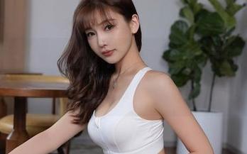 秀人网 – 新鲜出炉！香澄在东京的职业装全套图包，保管你眼前一亮。