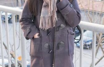稚乖画册 – 在这个晴空下，夜夜给我们带来了一季的白丝JK，真希望她不会停下更新的脚步。