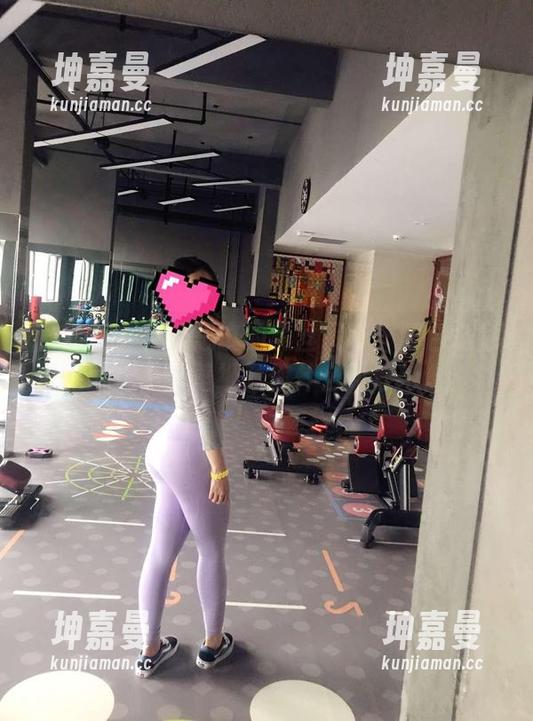 微密圈 - 不可思议的黑丝吊带：紫色哒豚豚用高清壁纸教你什么叫惊艳。