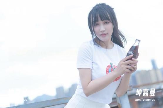 脱尾巴Mizuki的赛博朋克作品：让你一天都在约会高清壁纸