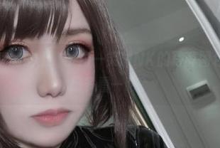 酷炫黑暗的护士，芊川一笑MNK的写真图包让人只想多看一眼。