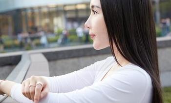 蜜桃社 – 为什么咕噜Sweet的美图总能让我对职业装有新的理解？