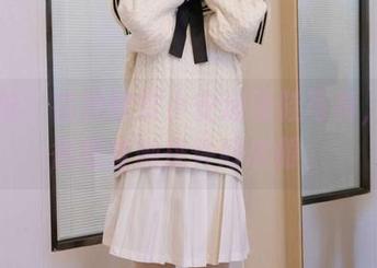 袜啵啵 – 在线欣赏小安运动鞋写真，感觉很想替她挑件好衣服。