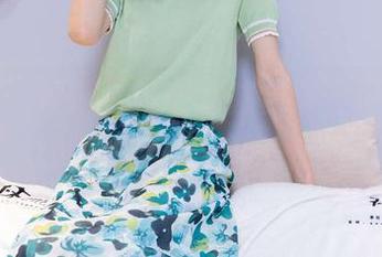 袜啵啵 – 瑶瑶最新版女孩合集，更新之后让我有种想翻牌的冲动。