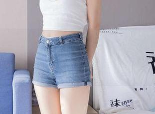 袜啵啵 – 脚尖微加固黑丝，与甜甜圈共舞：美图不发愁，下载随时有！