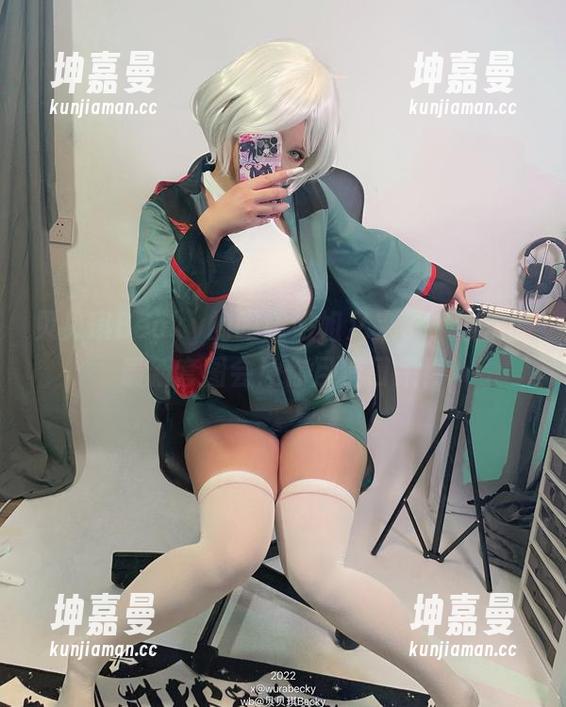 贝贝琪Becky的眼镜姐姐又来了，这次的最新套图会让你目瞪口呆！