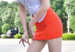 没有圣光，只有运动系甜美女生在魔镜街拍的真实模样，连我都想借个腿型！