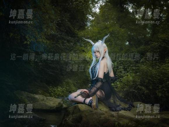 这一瞬间，麻花麻花酱的泳衣透出了别样的情绪，图片停留在心底。