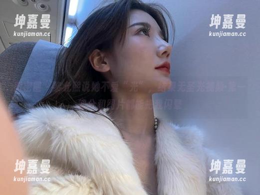 微密圈 - 黎允熙说她不爱“光”，结果无圣光视频-第一部分和图片都能把我闪晕